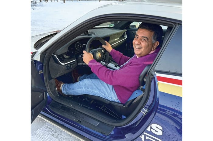 Feature: Ice drifting in a Porsche 911 Dakar